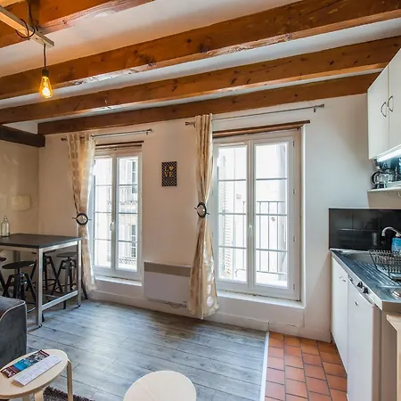Charmant T2 Colbert Centre - Mytripintours Apartman *
